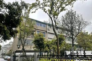 基德谈东契奇被打到下巴：他很坚强 每个人都适合戴面具